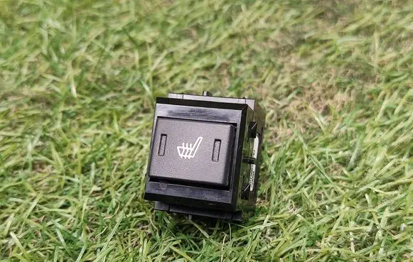 Land Rover Range Rover Sport L320 Seat heating switch YUF500120PVJ