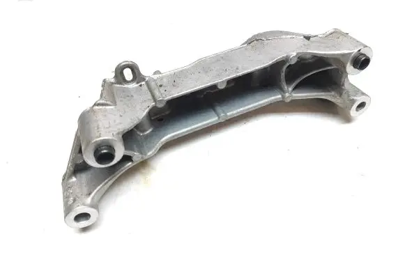 Peugeot 208 Engine mounting bracket 9813582980