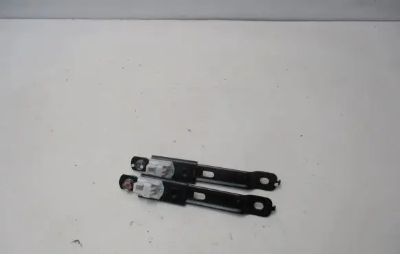 Mitsubishi Outlander Seat belt adjustment rail 