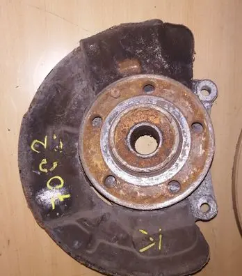 Volvo V70 Front wheel hub spindle knuckle