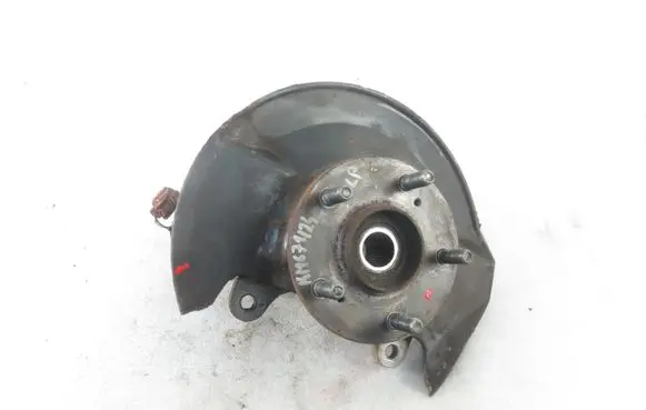 Honda HR-V Front wheel hub spindle knuckle