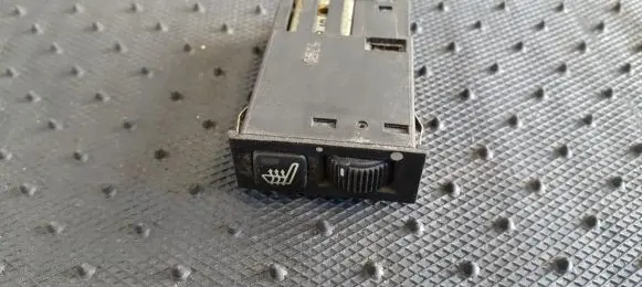 BMW 5 E39 Seat heating switch 61318352259 61.31-8352259