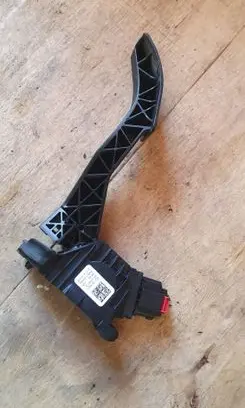 Skoda Octavia Mk3 (5E) Accelerator throttle pedal 5Q1721503F 6PV01062100