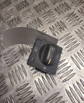Volvo V70 Light switch 8601772