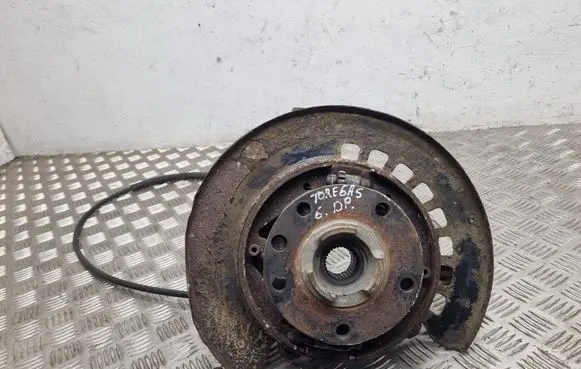 Volkswagen Touareg I Rear wheel hub spindle/knuckle 7L0609721A