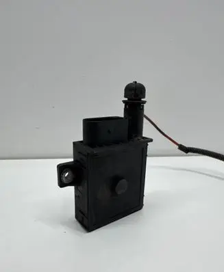 BMW 5 E60 E61 Glow plug pre-heat relay E2110022360 0006656746