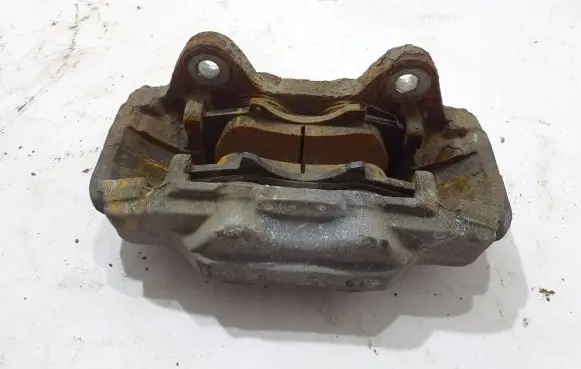 Toyota Hilux (AN120, AN130) Front brake caliper 477300K350