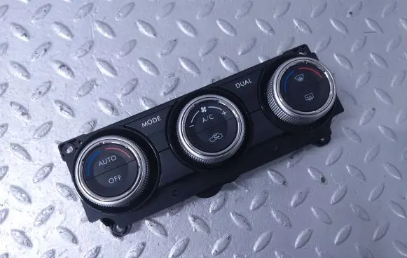 Subaru Levorg Climate control unit 72311VA160 T64570AB