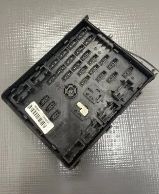 Volkswagen PASSAT B7 Fuse box set 3C0937125 63592777