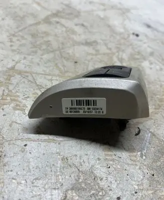 Opel Astra H Steering wheel buttons/switches 440768813