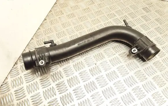 Ford Focus Turbo air intake inlet pipe/hose CV6116C784AE