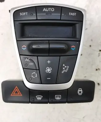 Renault Laguna III Climate control unit 275100002R 7YT19181 A02000A8400001