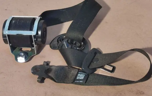 BMW 7 F01 F02 F03 F04 Front seatbelt 610126200