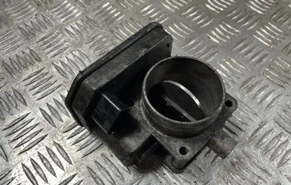 Volkswagen Golf IV Throttle valve 038128063a