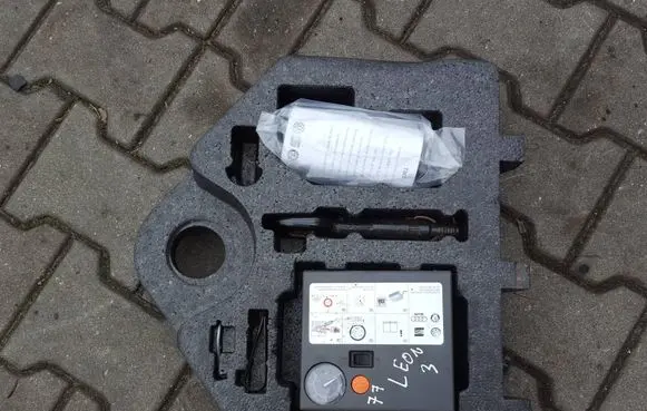 Seat Leon (5F) Tire air pump compressor 