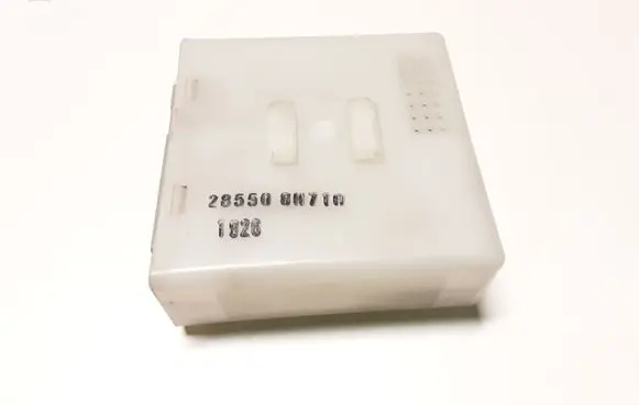 Nissan X-Trail T30 Door central lock control unit/module 285508H710