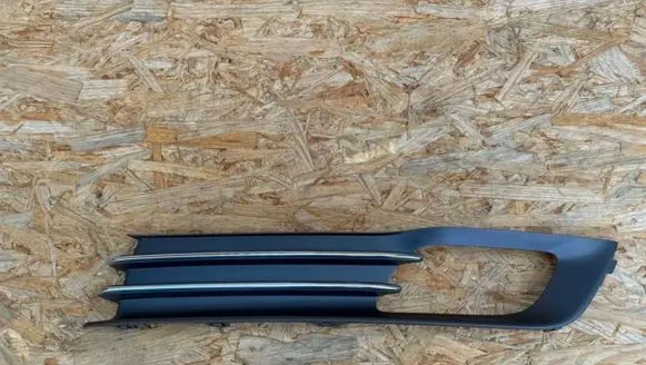 Volvo V70 Front fog light trim/grill 31323993
