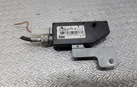 Mercedes-Benz ML W163 Aerial antenna amplifier A1638200089