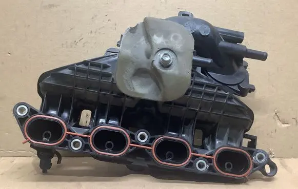 Toyota Yaris Intake manifold 1712021060 8942147010
