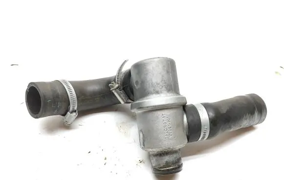 Citroen DS5 Thermostat/thermostat housing V696180