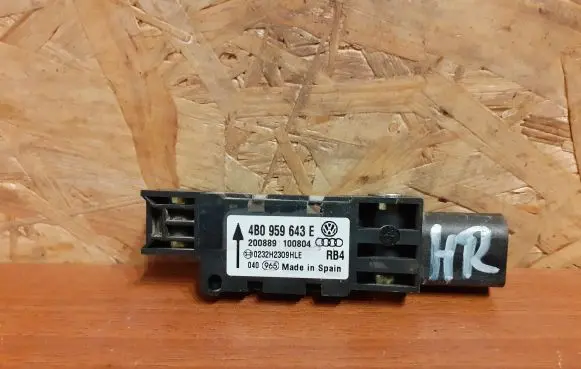 Audi A8 S8 D3 4E Airbag deployment crash/impact sensor 4B0959643E 690