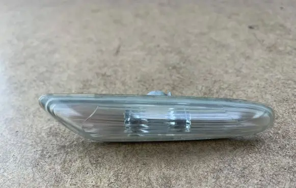 BMW 3 E90 E91 Front fender indicator light 7253326 63137253326 63136932998