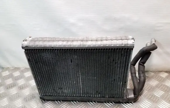 BMW 1 E81 E87 Air conditioning (A/C) radiator (interior) 