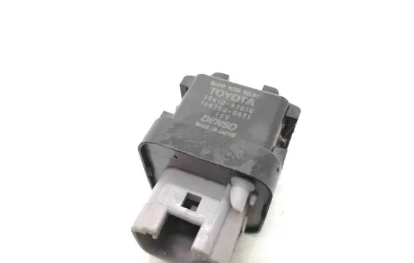 Toyota Yaris Glow plug pre-heat relay 2861067010