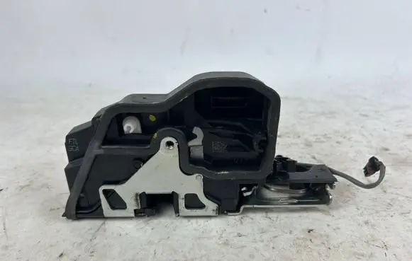 BMW X5 E70 Front door lock 7315019