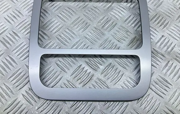 Volkswagen Eos Radio/GPS head unit trim 1Q0858069H