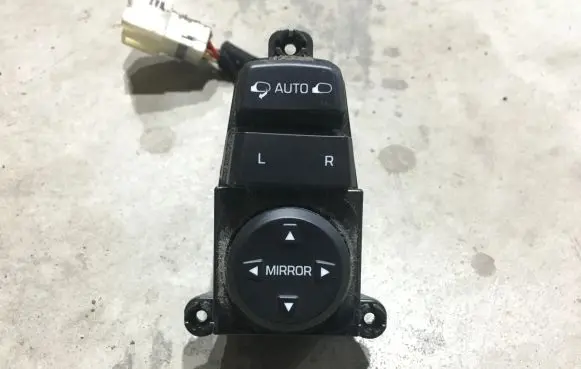 Hyundai Tucson TL Wing mirror switch 93573D3100