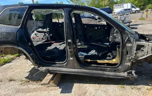 Volvo XC90 Pillar (middle) 