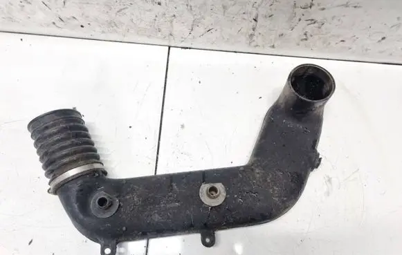 Mercedes-Benz E W124 Air intake hose/pipe A1041413304