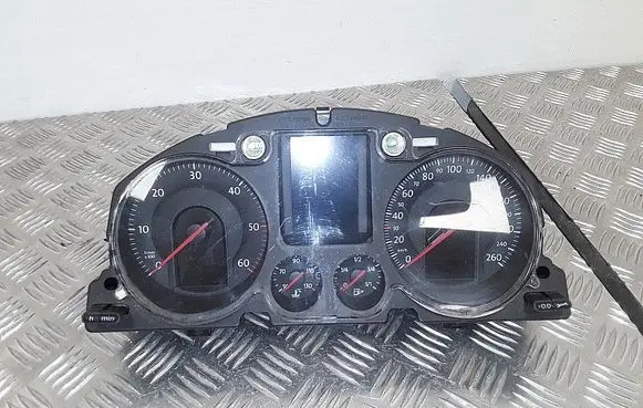 Speedometer (instrument cluster)