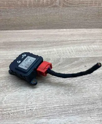 Audi A4 S4 B5 8D Air flap motor/actuator 0132801116 8D1820511B