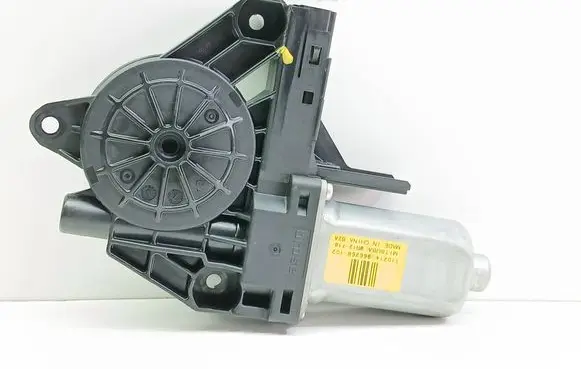 Volvo XC60 Front door window regulator motor 966268102