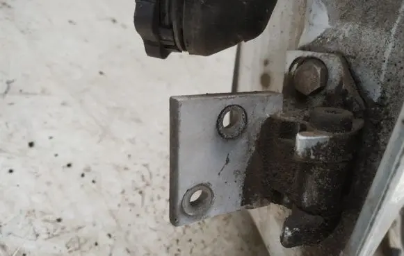 Peugeot Expert Front door upper hinge