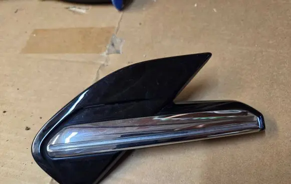 Renault Captur II Front arch trim 990427460R