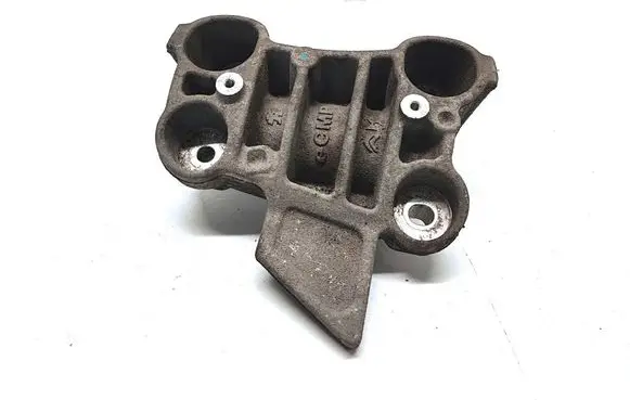 Peugeot 2008 II Engine mounting bracket 9826364780