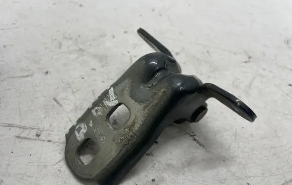 Opel Mokka X Front door upper hinge
