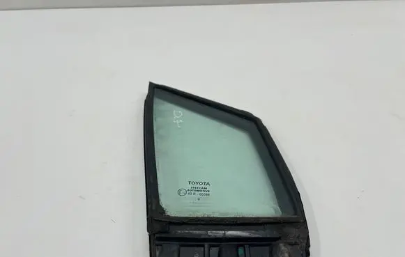 Toyota Corolla E210 E21 Front door vent window glass four-door 68215-02020