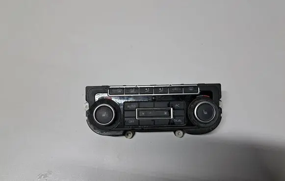 Volkswagen PASSAT B7 Climate control unit 5K0907044DG 5HB00974671