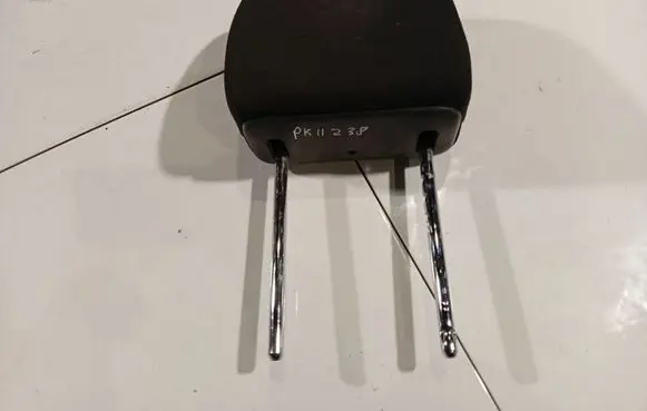 Peugeot 307 Front seat headrest