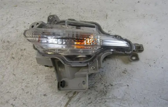 Mazda 3 III Front indicator light B63C51360
