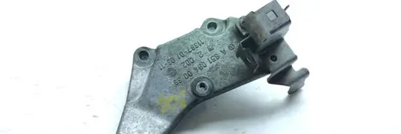 Mercedes-Benz E W212 Engine mounting bracket A6510940039