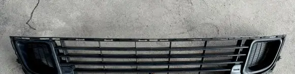 Citroen C5 Front bumper lower grill 2001586G00 9681052677