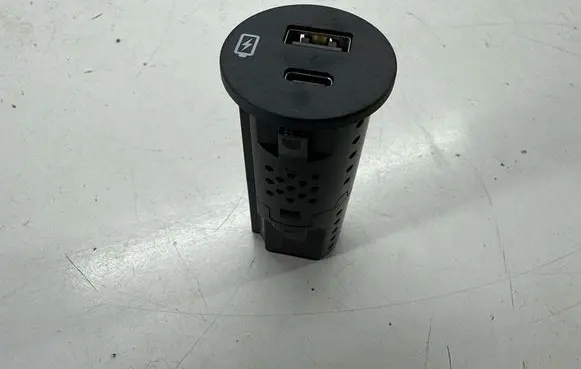 Ford Bronco USB socket connector LU5T19J211AA MU5Z19G317D LU5Z19G317A