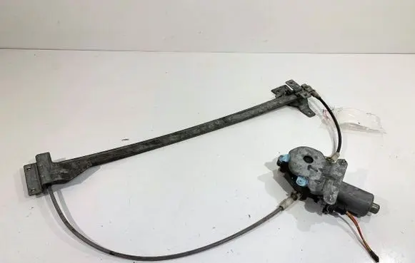 Mercedes-Benz Vito Viano W638 Front door window regulator with motor 0130821667