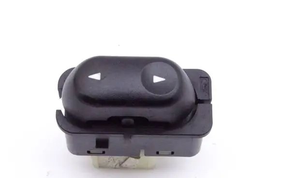 Mazda Tribute Fog light switch E1006638YA