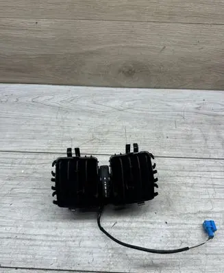 Mercedes-Benz E W212 Dash center air vent grill A2128300454